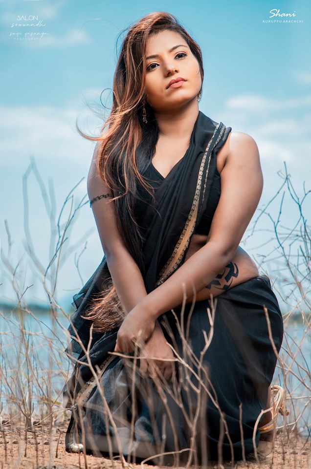 Shani Kuruppuarachchi Black Saree (1)