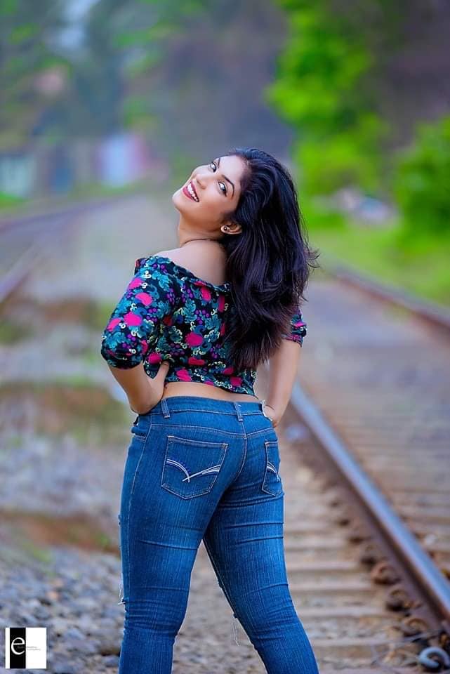 Nadeesha Dilhani (2)
