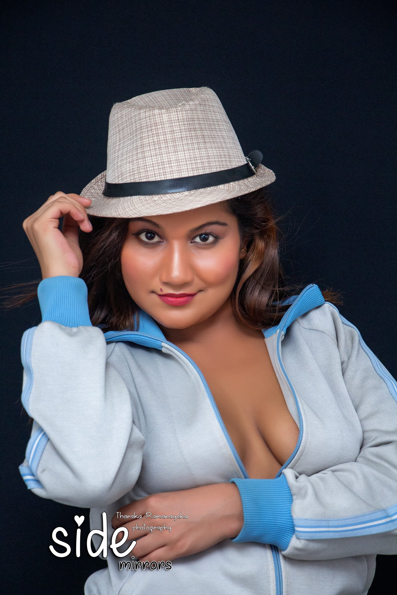 Lanka Model Piumi Sandaruwani Photos (4)