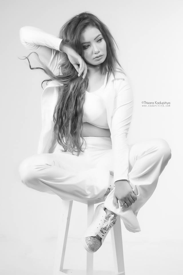 Teena Hot Photos (5)