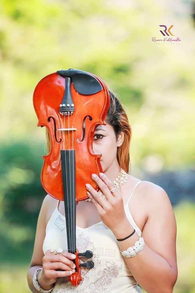 Yashodhara Kodithuwakku Hot Photos (2)