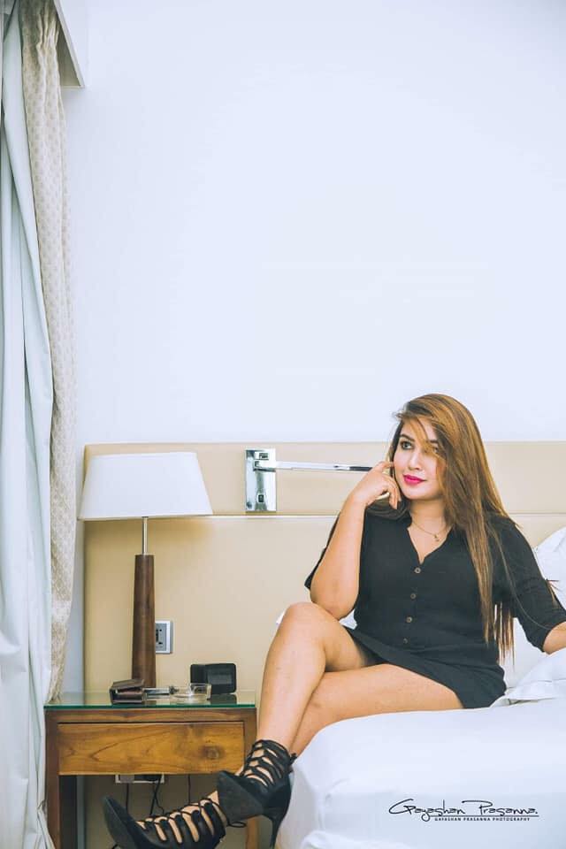 Ashiya Dissanayake in Bed (3)