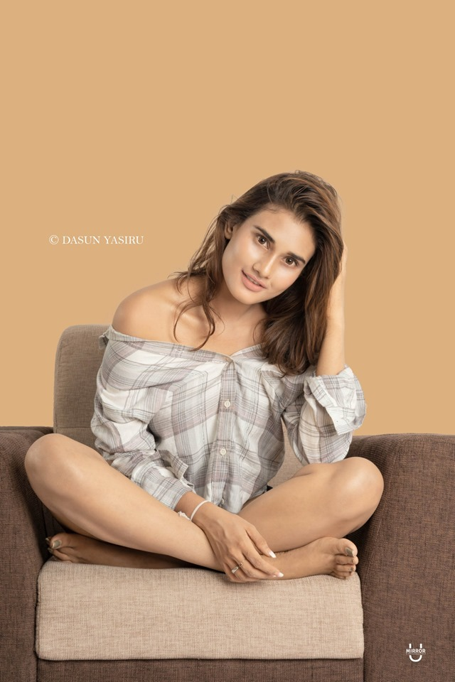 Dusheni Silva Hot Photo Shoot (2)