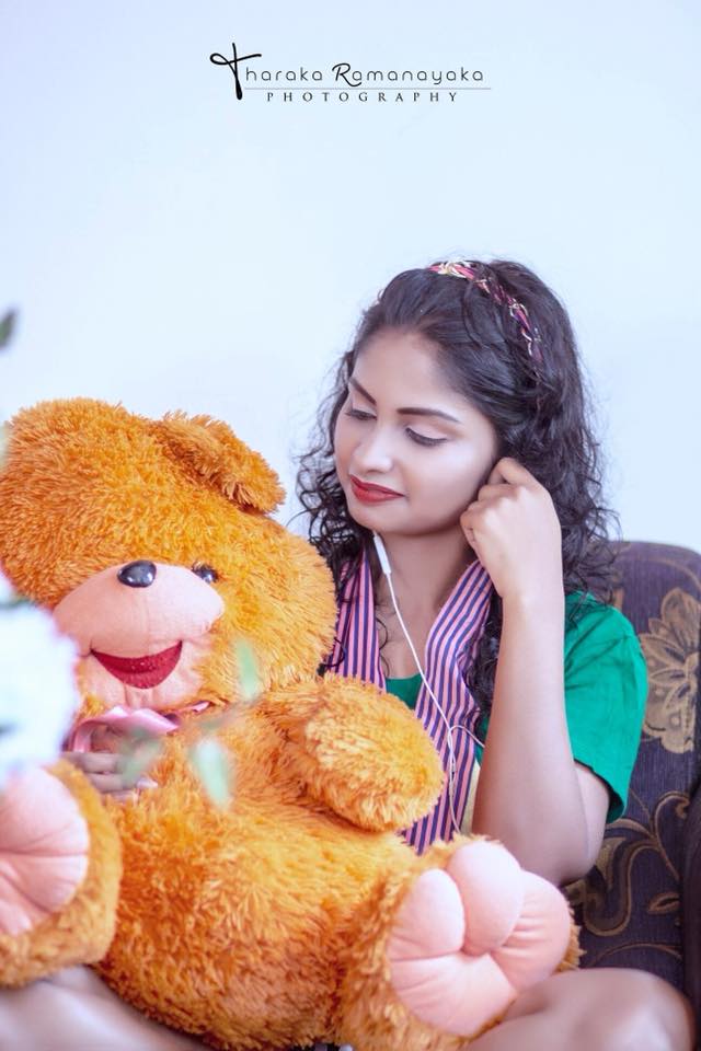 Thamodi Prasadika with Teddy (4)