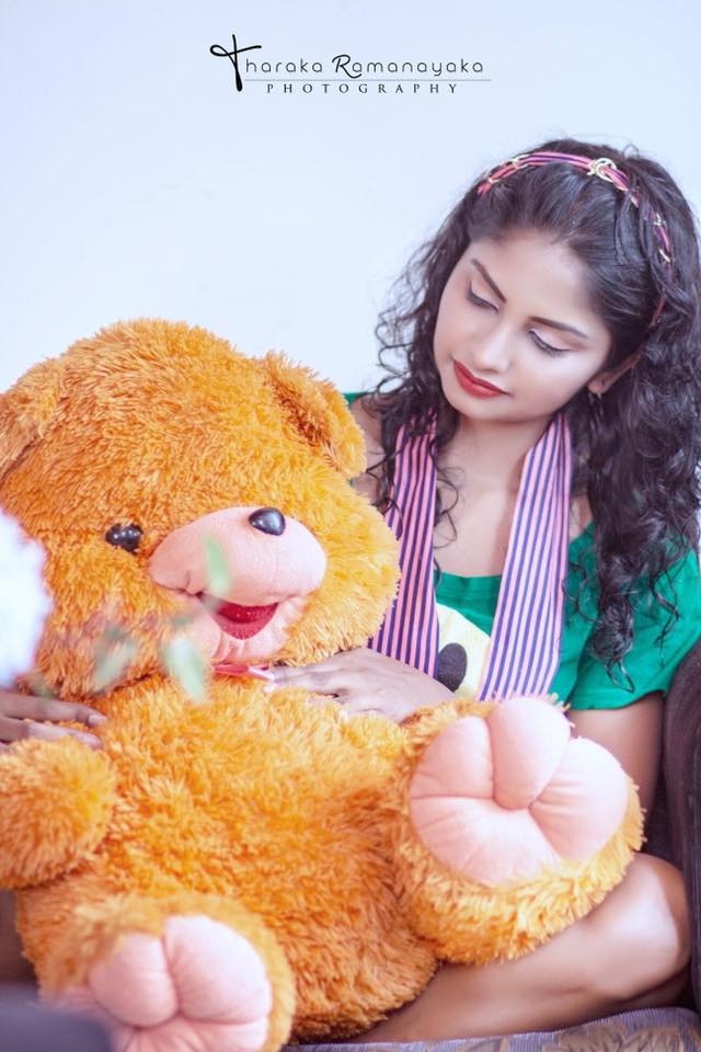 Thamodi Prasadika with Teddy (5)