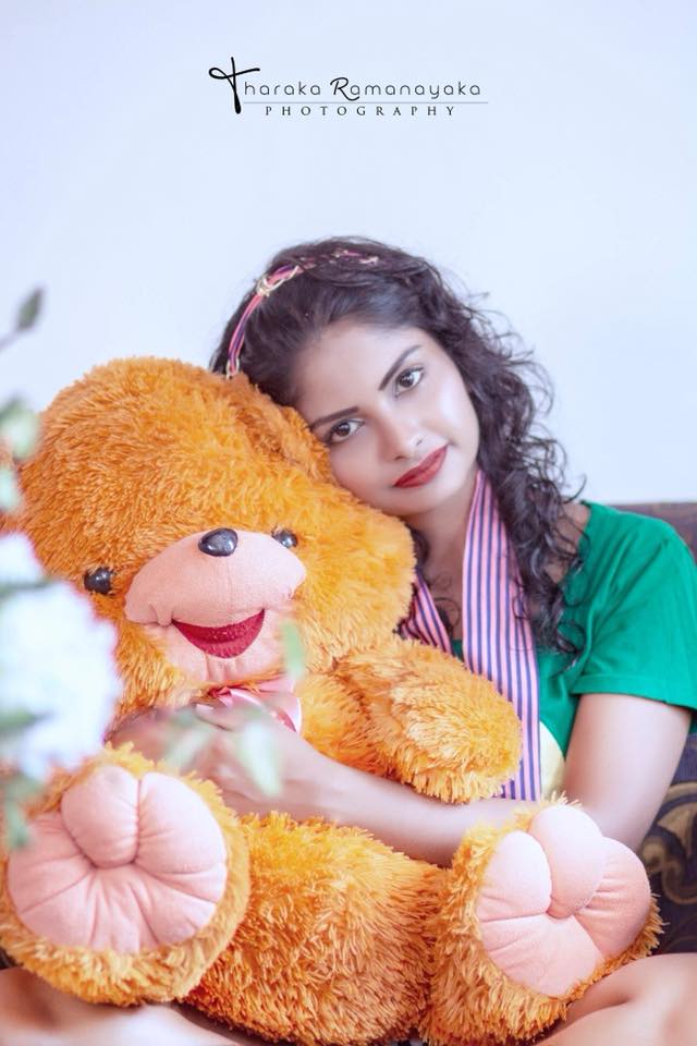 Thamodi Prasadika with Teddy (7)