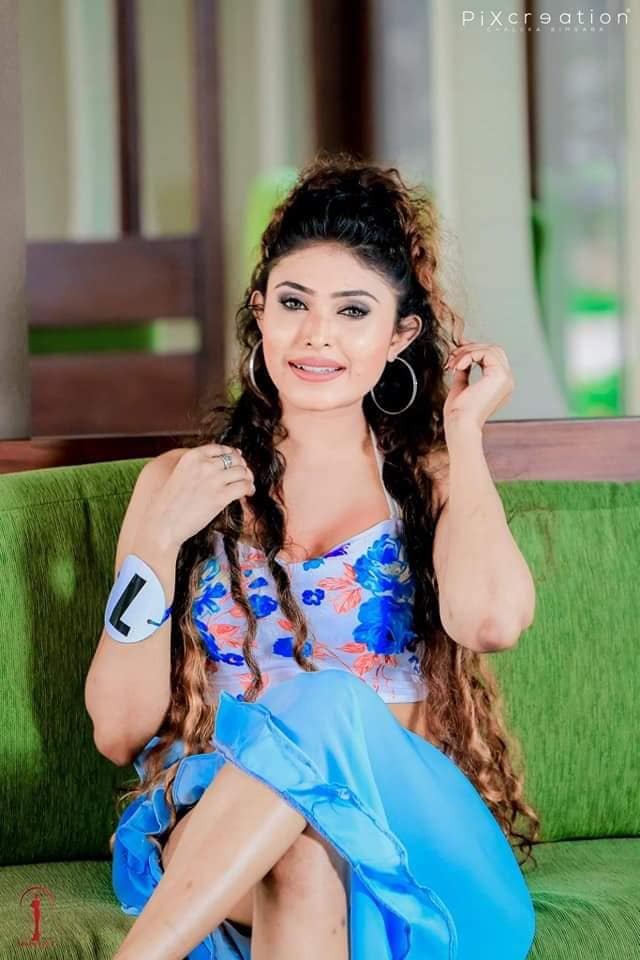 Aashi De Silva Blue Dress (6)