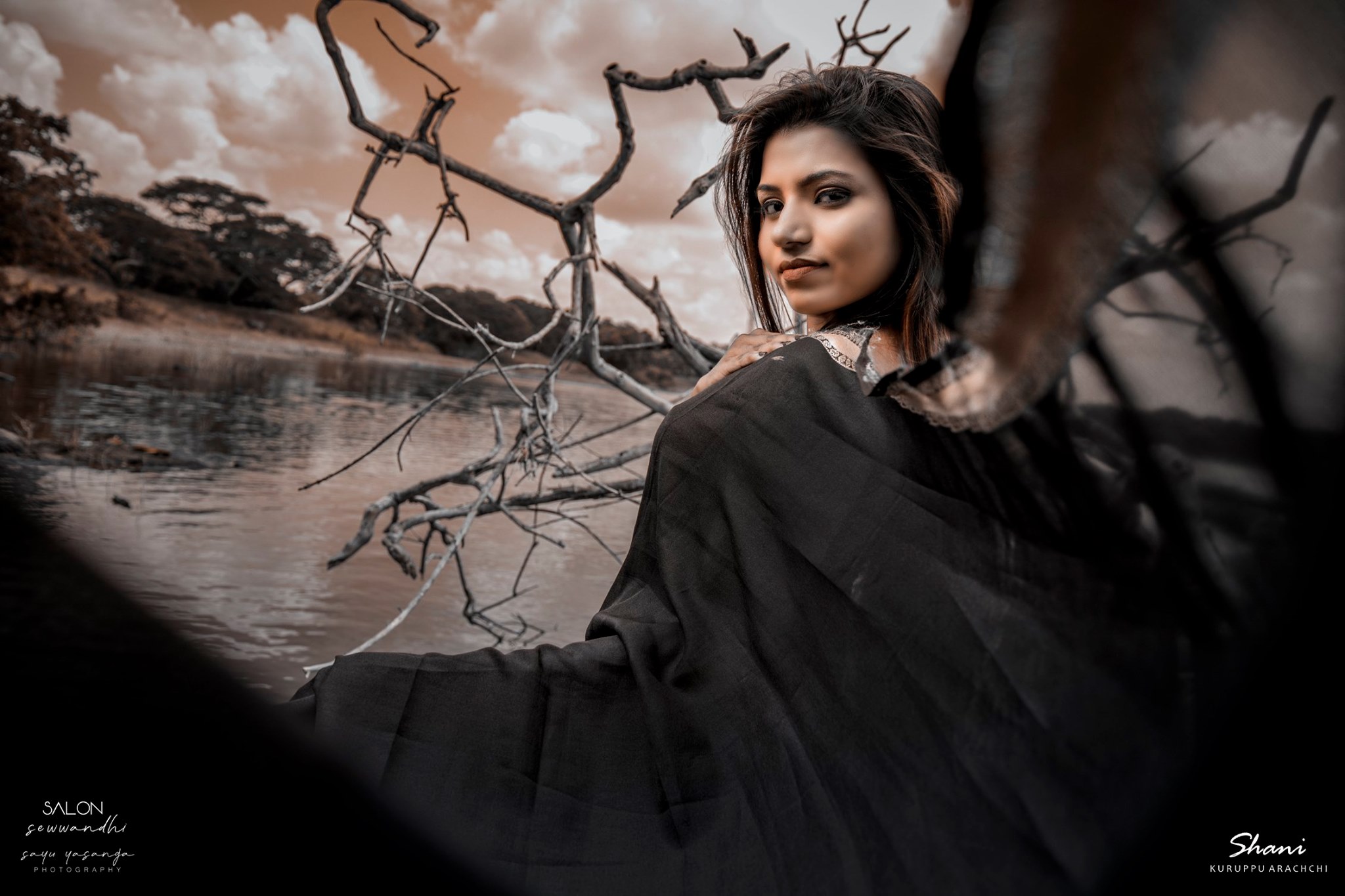 Shani Kuruppuarachchi Black Saree (13)