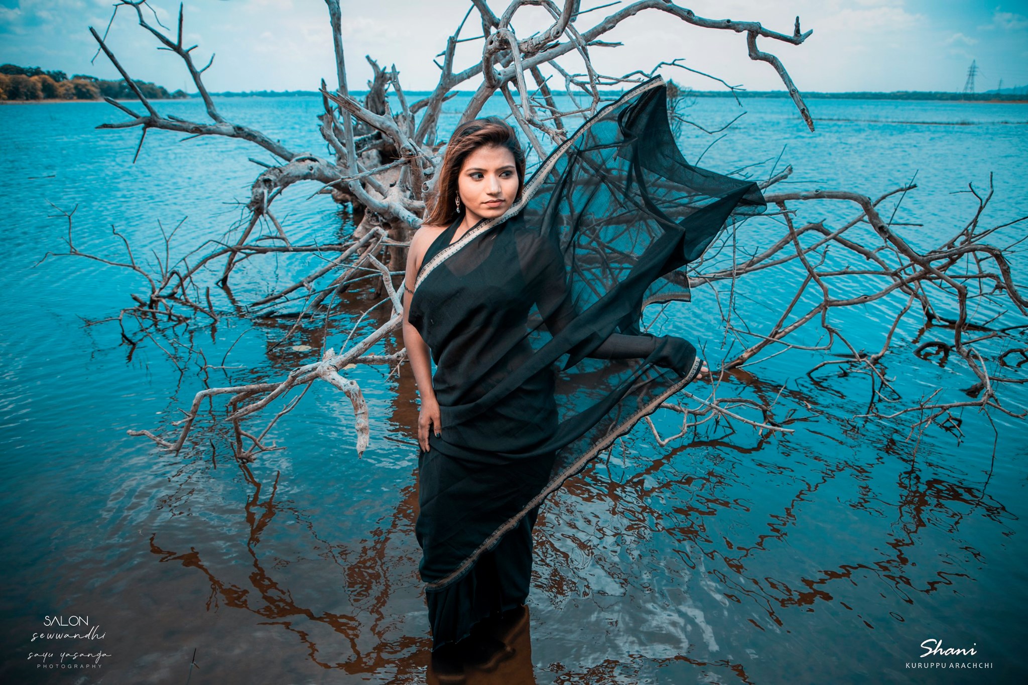 Shani Kuruppuarachchi Black Saree (6)