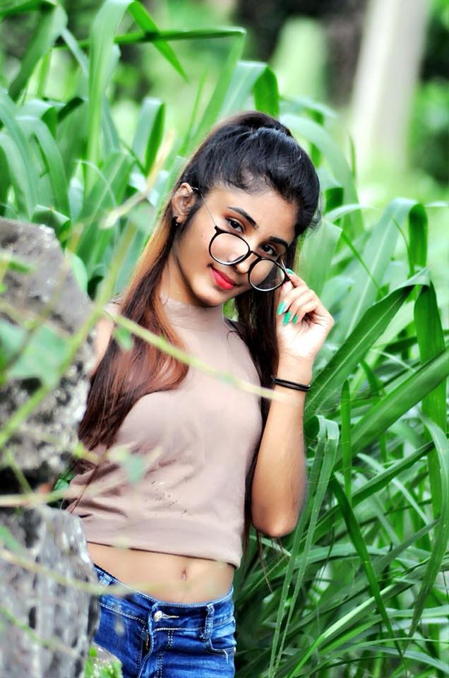 Ishu Dil with Bike (2)