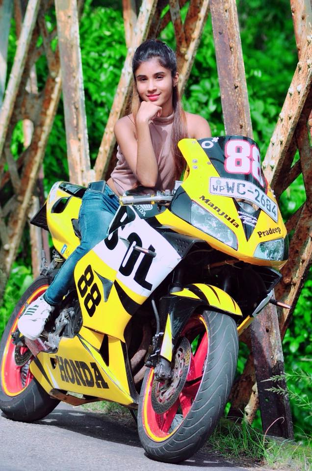 Ishu Dil with Bike (6)