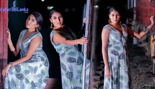 Sheruni De Silva in Train