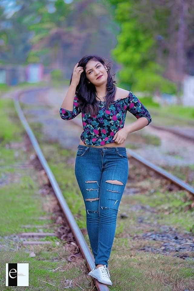 Nadeesha Dilhani (10)