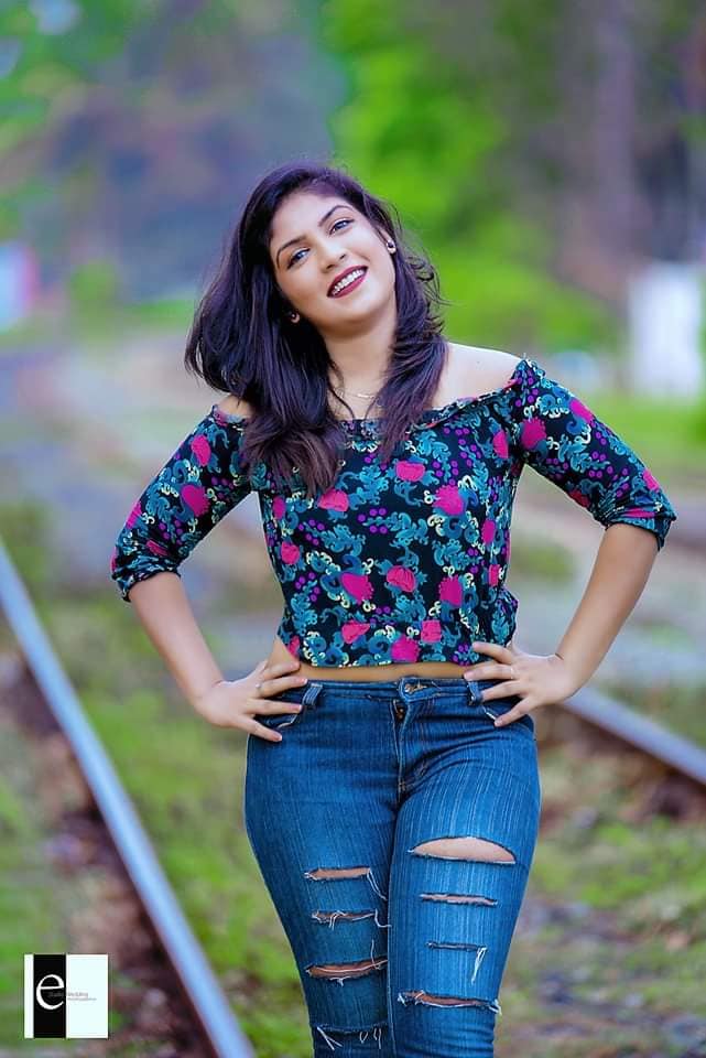 Nadeesha Dilhani (4)