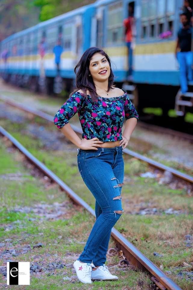 Nadeesha Dilhani (5)