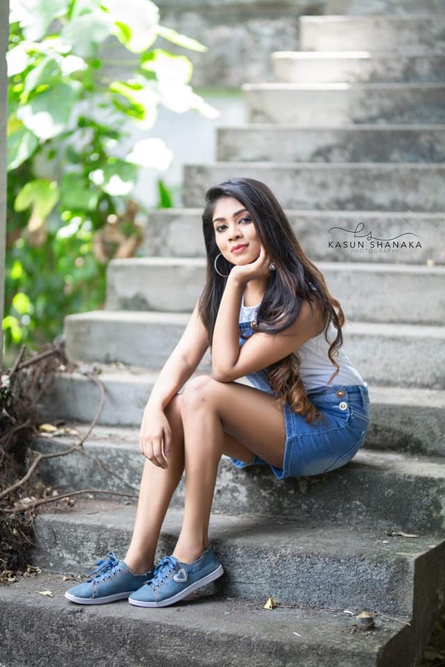 Udari Nisansala Blue Dress (5)