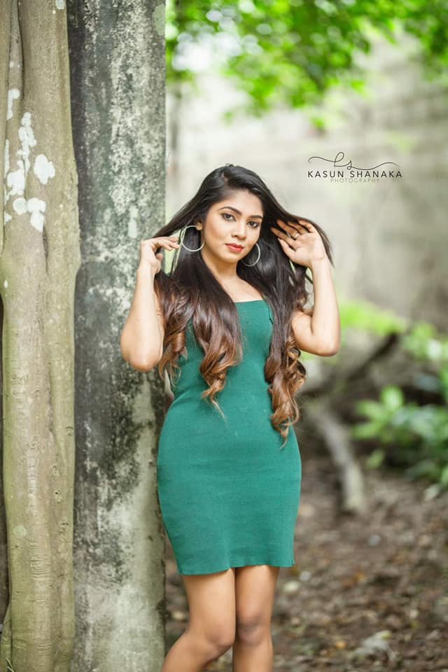 Udari Nisansala Green Dress (4)