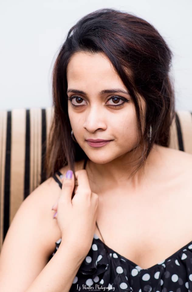 Annanya De Silva Black Dress (17)