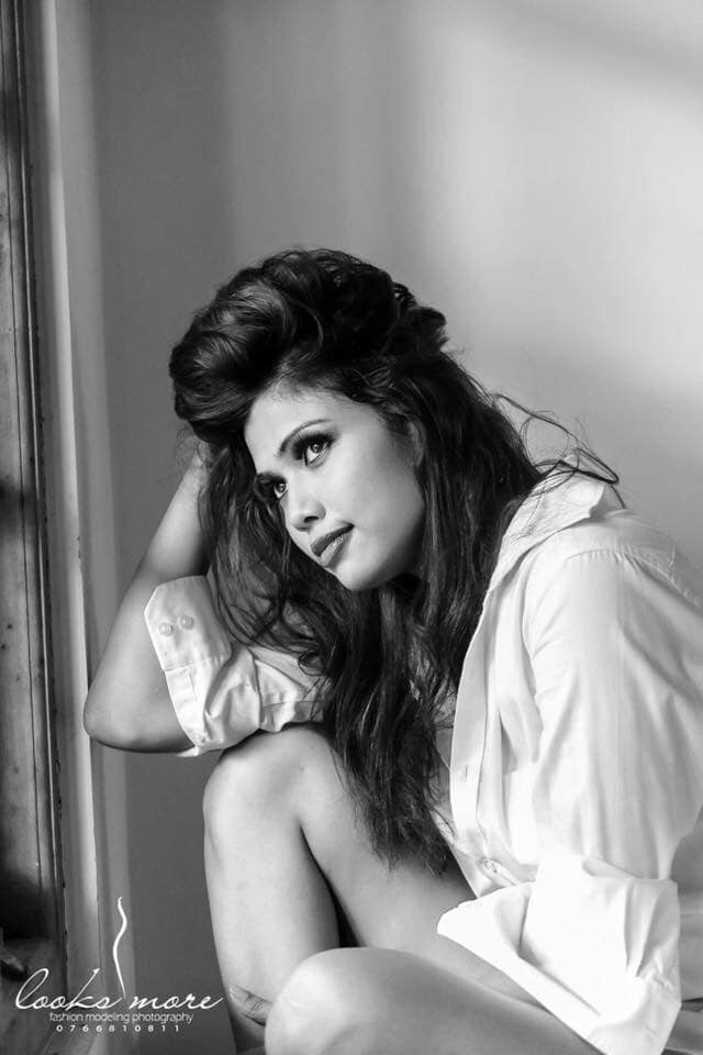 Dilini Aththanayaka (2)