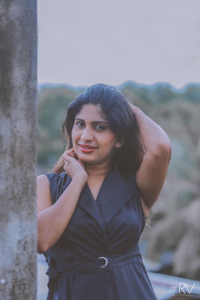 Ishi Dilhani Black Dress (5)