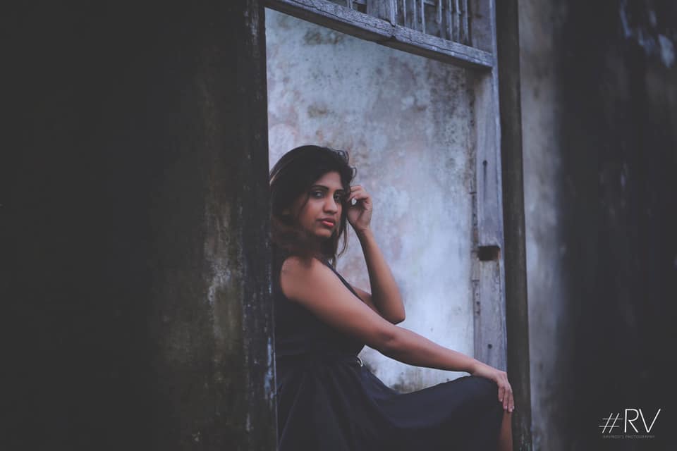 Ishi Dilhani Black Dress (6)