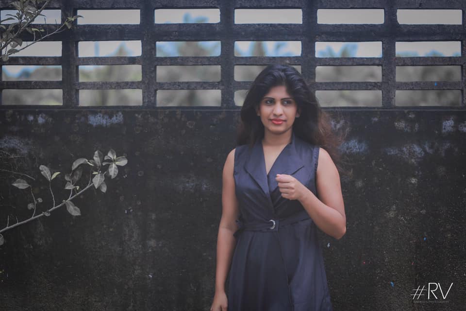 Ishi Dilhani Black Dress (7)