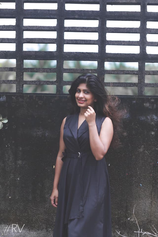 Ishi Dilhani Black Dress (8)