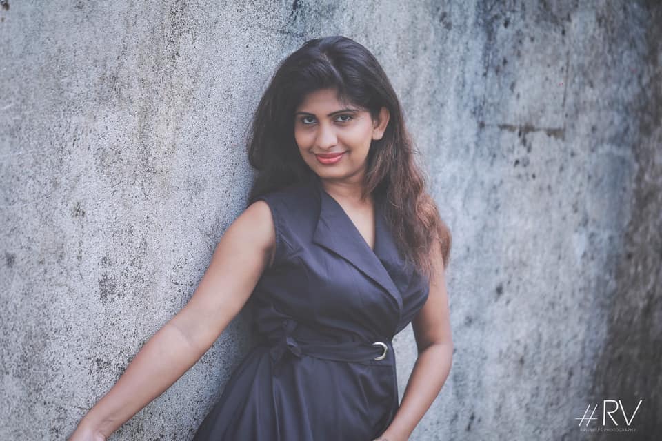 Ishi Dilhani Black Dress (9)