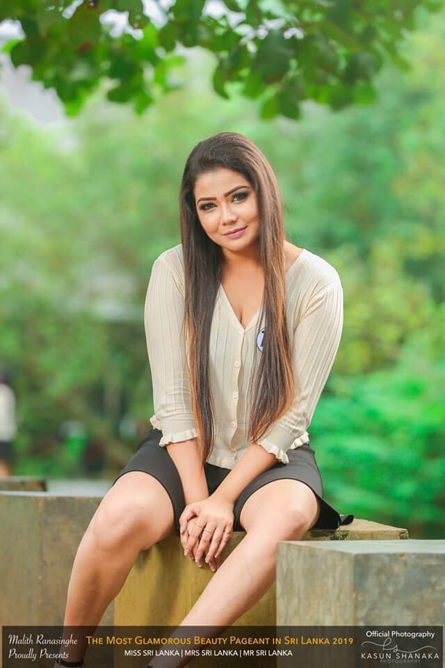 Isiri Deshani New (21)