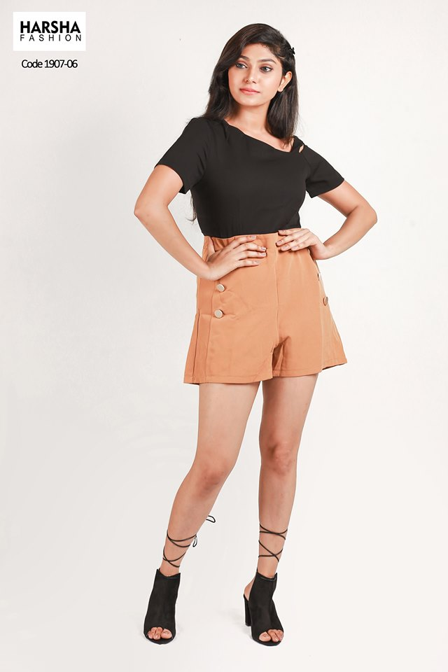 Actress Nayomi Thakshila (2)