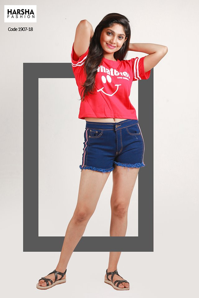 Actress Nayomi Thakshila (3)