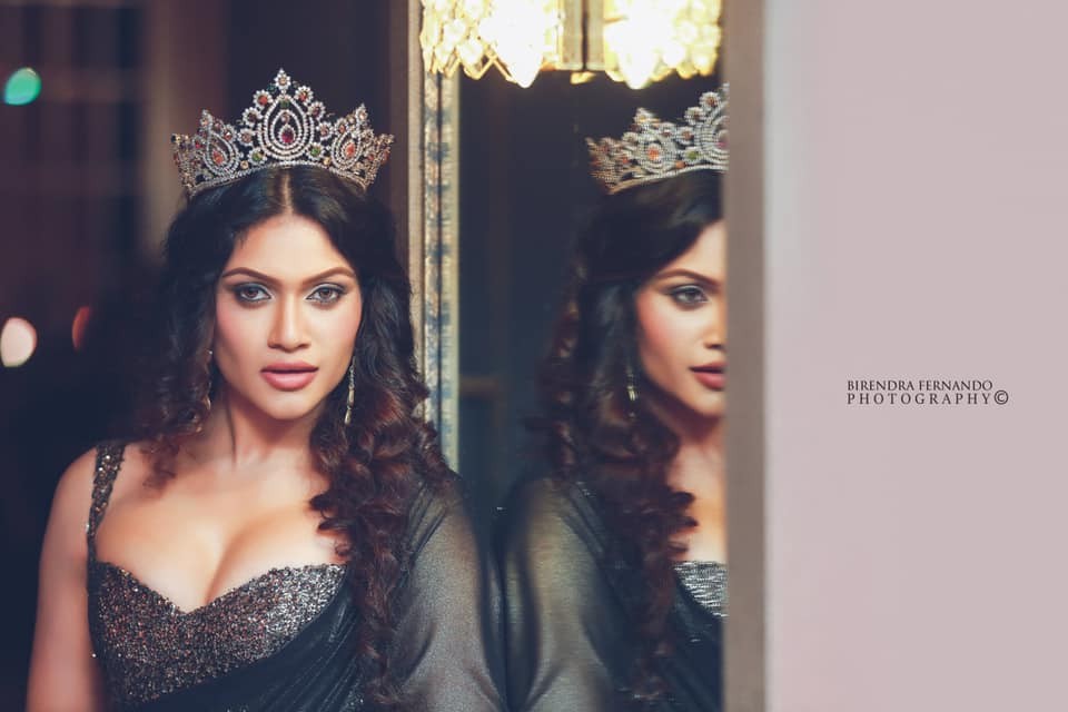 Chulakshi Ranathunga Black Saree (3)