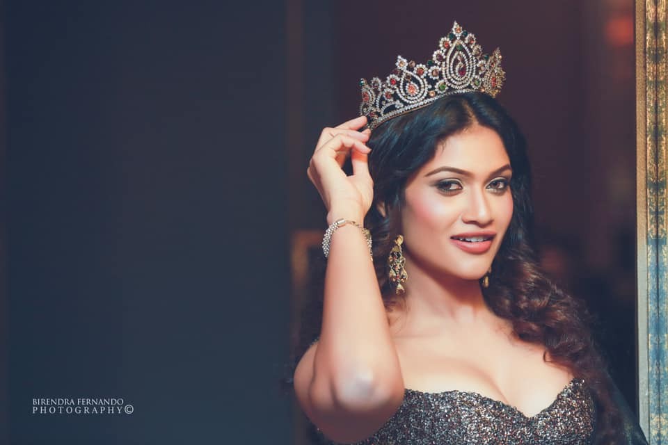 Chulakshi Ranathunga Black Saree (4)