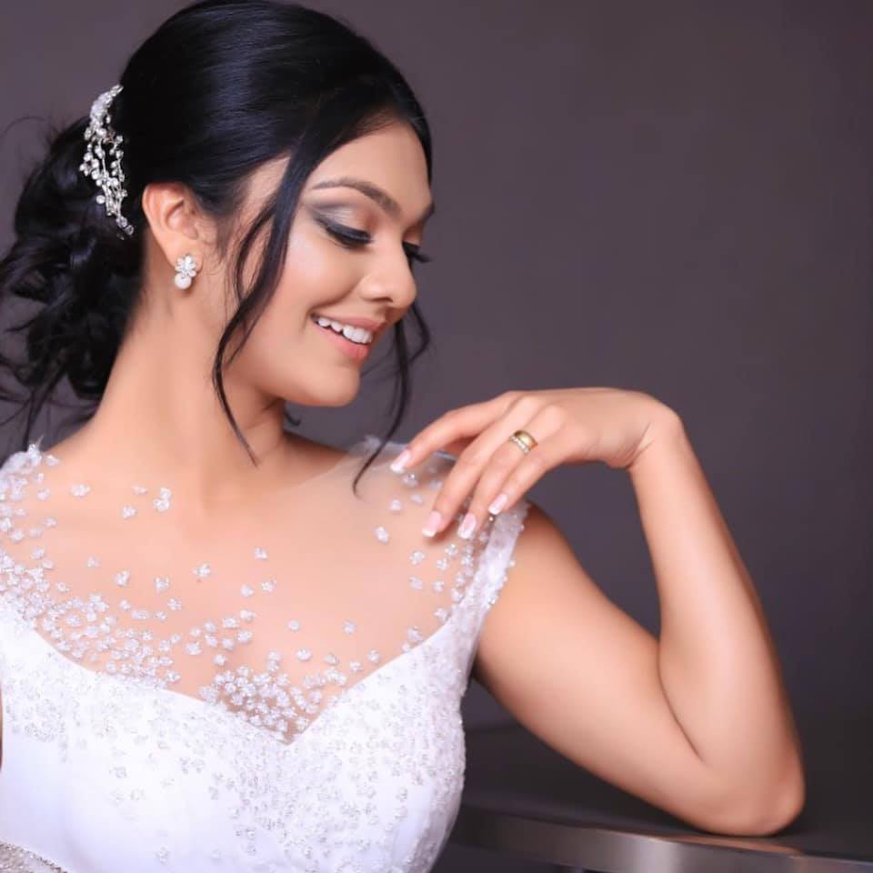 Mashi Siriwardene White Dress (1)