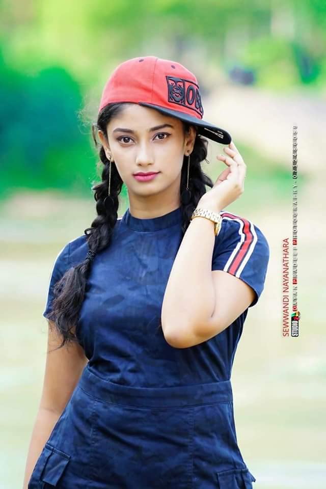 Sewwandi Nayanthara Blue Dress (8)