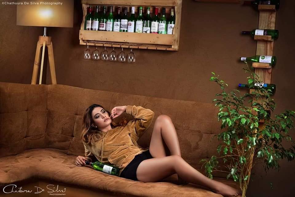 Teena Shanell Fernando in Sofa (9)