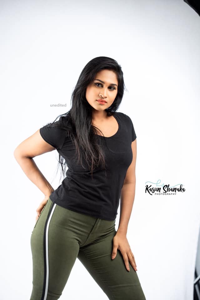 Thushini (28)