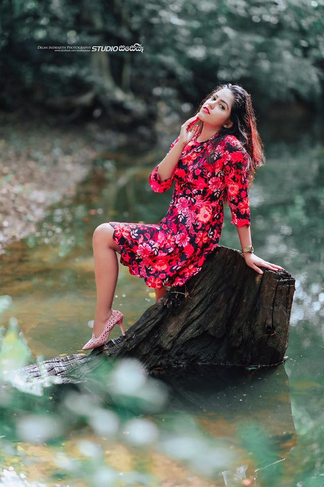 Dilmini Imbulegama (1)