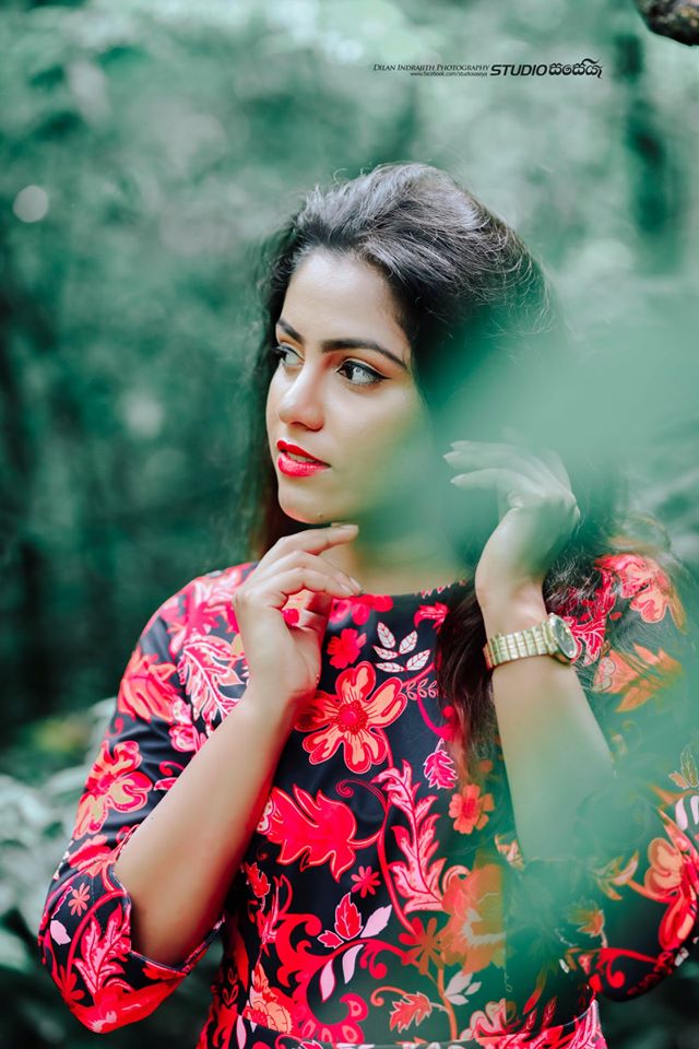 Dilmini Imbulegama (10)