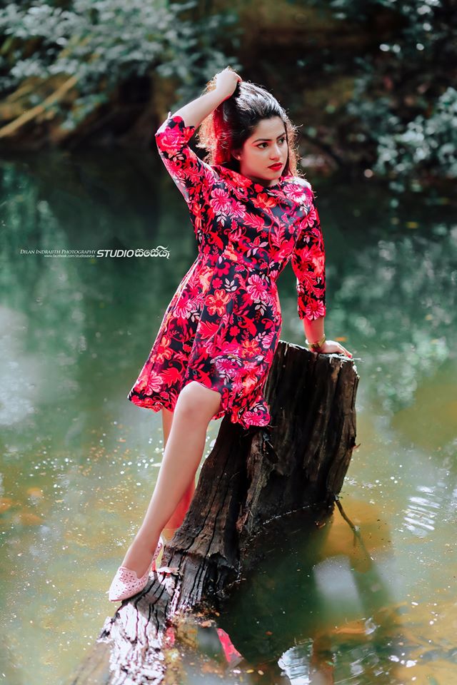 Dilmini Imbulegama (11)