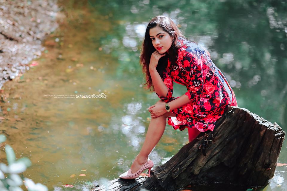 Dilmini Imbulegama (3)