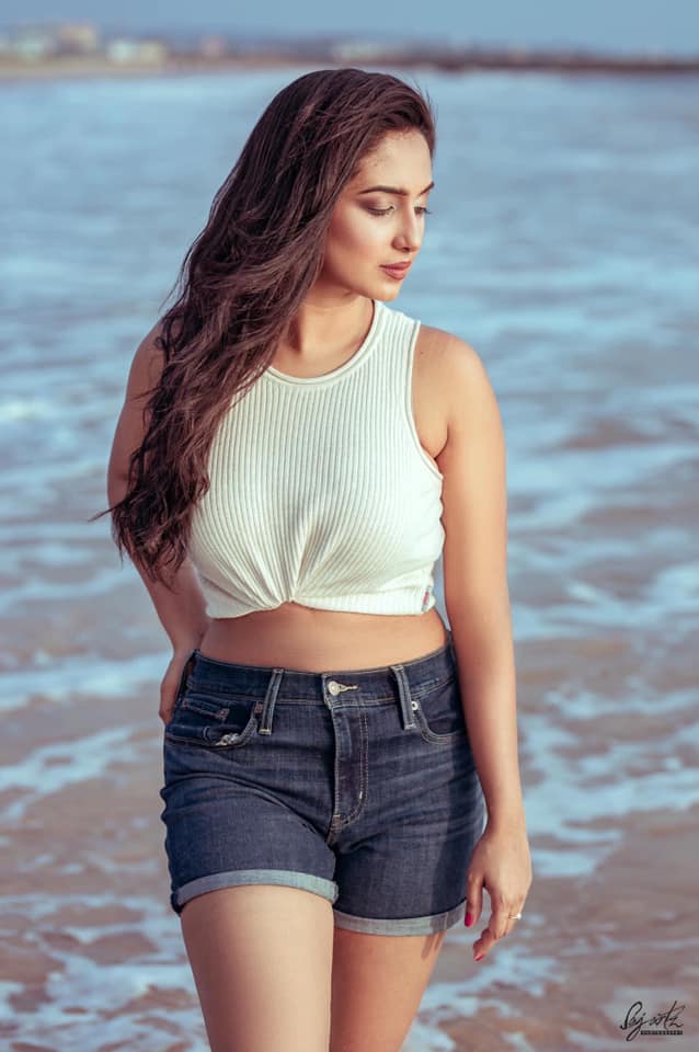 Dinithi Walgamage 2020 13