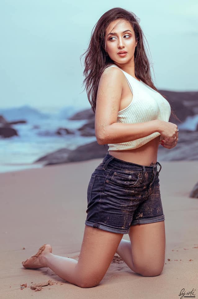 Dinithi Walgamage 2020 4