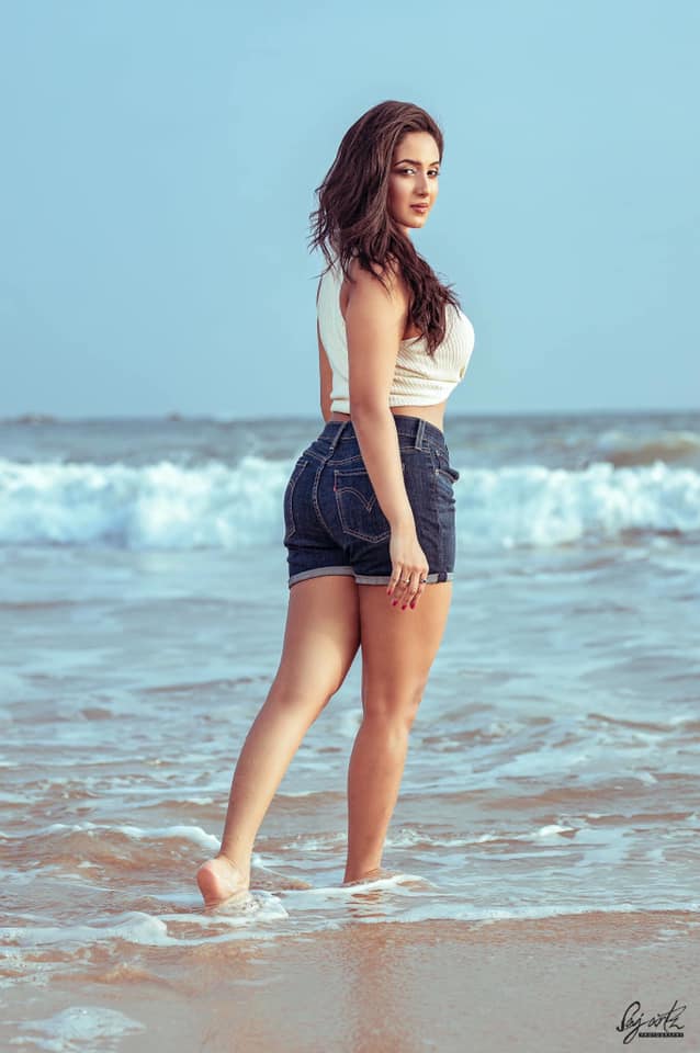 Dinithi Walgamage 2020 5