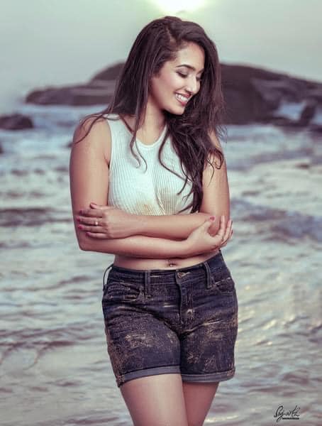 Dinithi Walgamage 2020 8