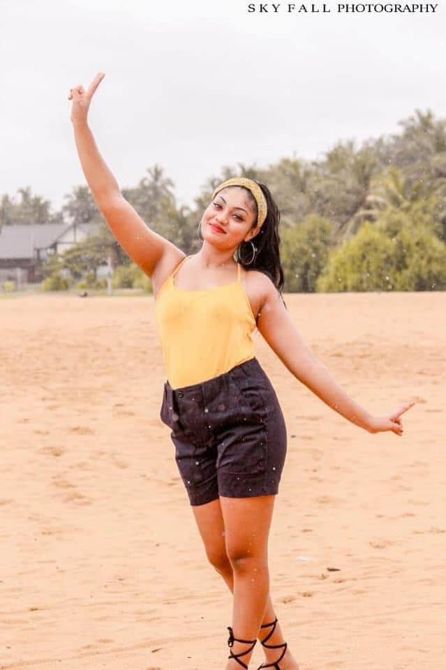 Senu Kavindi Yellow Dress 5