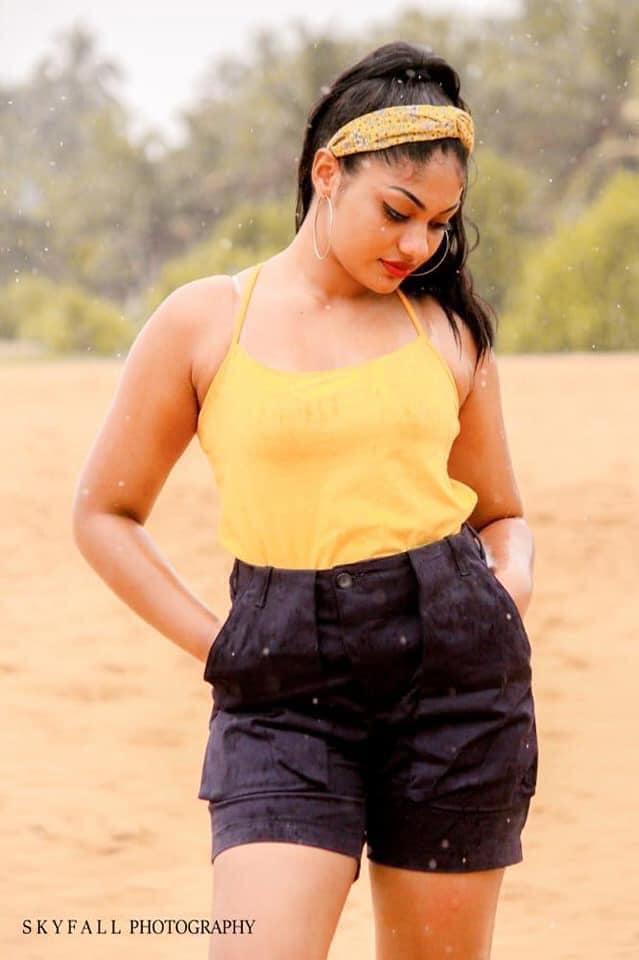 Senu Kavindi Yellow Dress 6