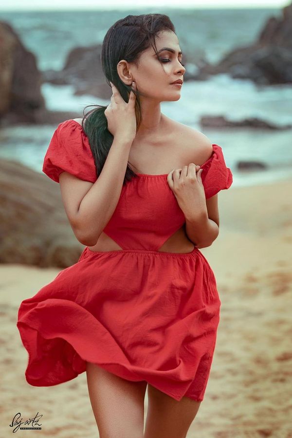 Dushani Madushika Red Dress (2)