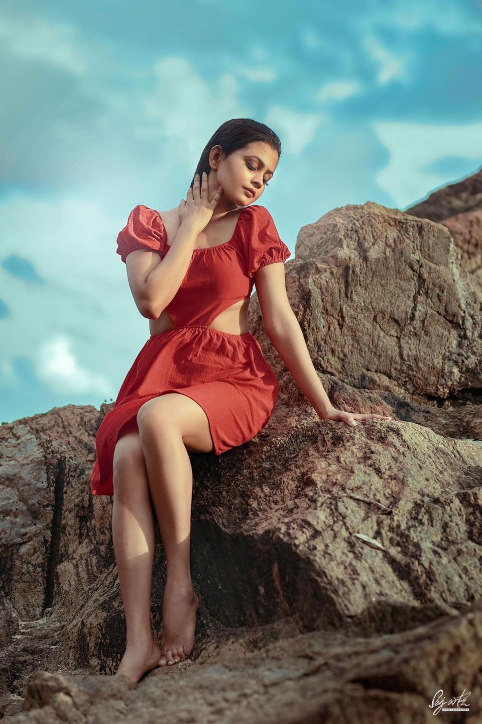 Dushani Madushika Red Dress (3)