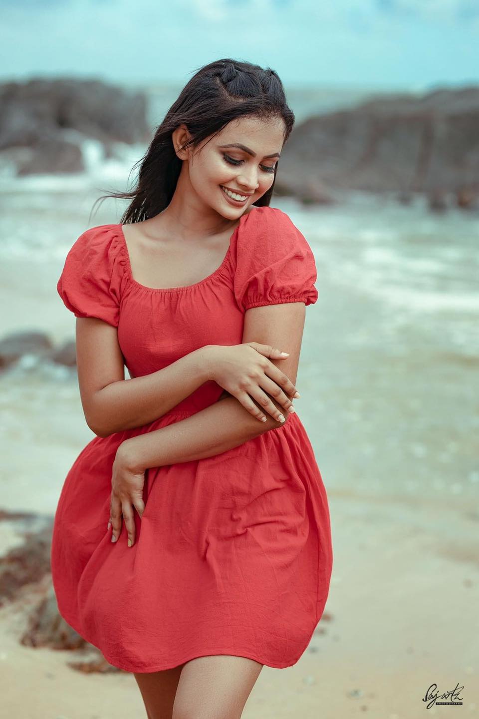 Dushani Madushika Red Dress (8)